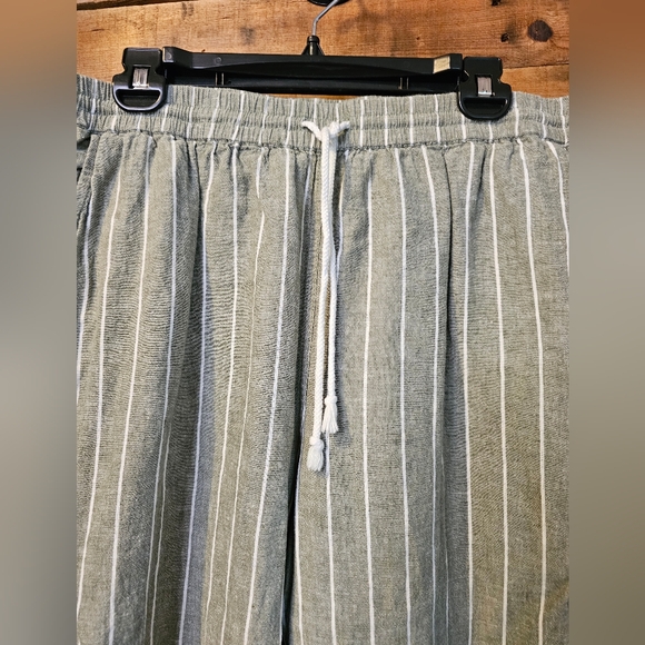BeachLunchLounge Women's Green Linen Margot Stripes Capri Pants Size L - Picture 6 of 16